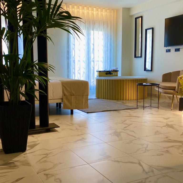 Reina Victoria La Plaza - Suite - 5