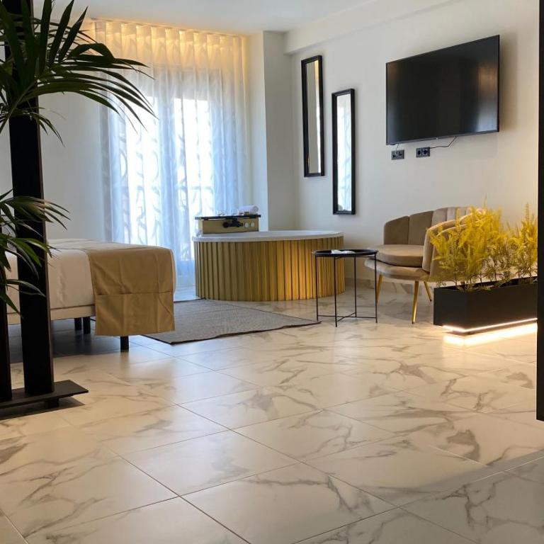 Reina Victoria La Plaza - Suite - 6