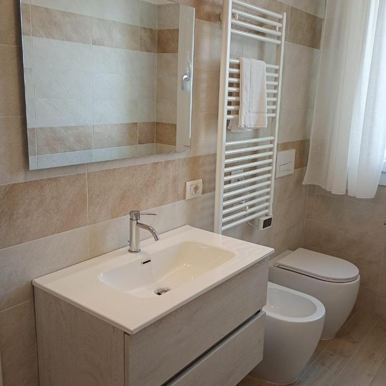 Residence Florinas con piscina - Family Apartments Lido di Jesolo - Appartamento con 2 Camere da Letto e Terrazza - 7
