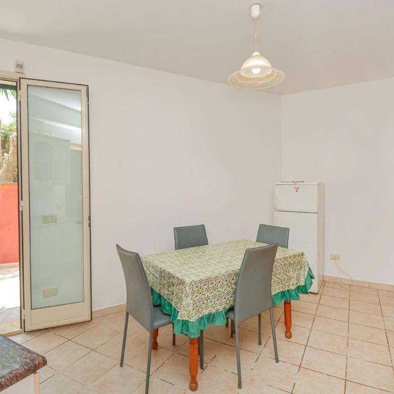 Stunning Home In Santa Maria Del Focall - Ferienhaus mit 2 Schlafzimmern - 1