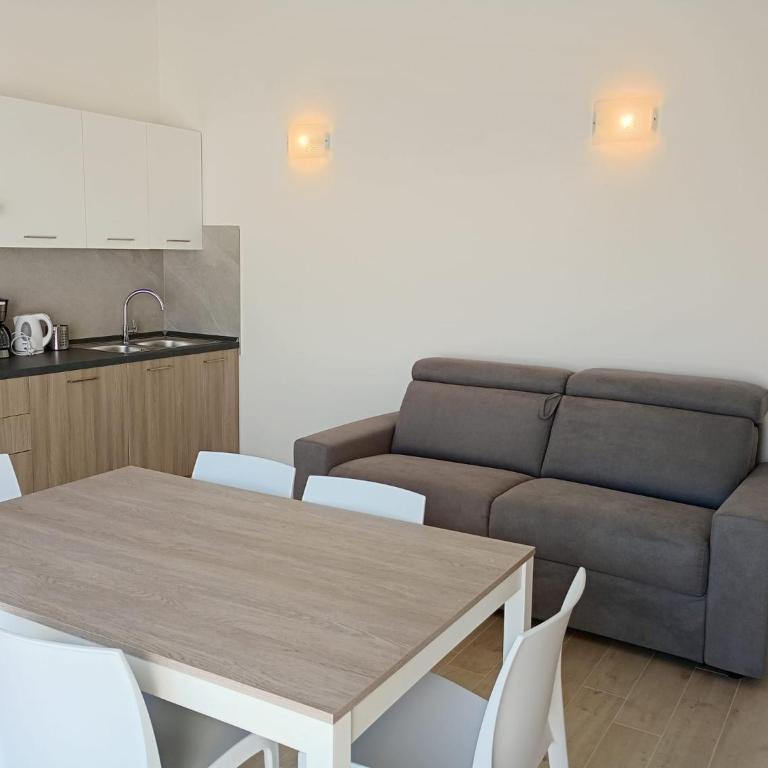 Residence Florinas con piscina - Family Apartments Lido di Jesolo - Appartamento con 2 Camere da Letto e Terrazza - 12