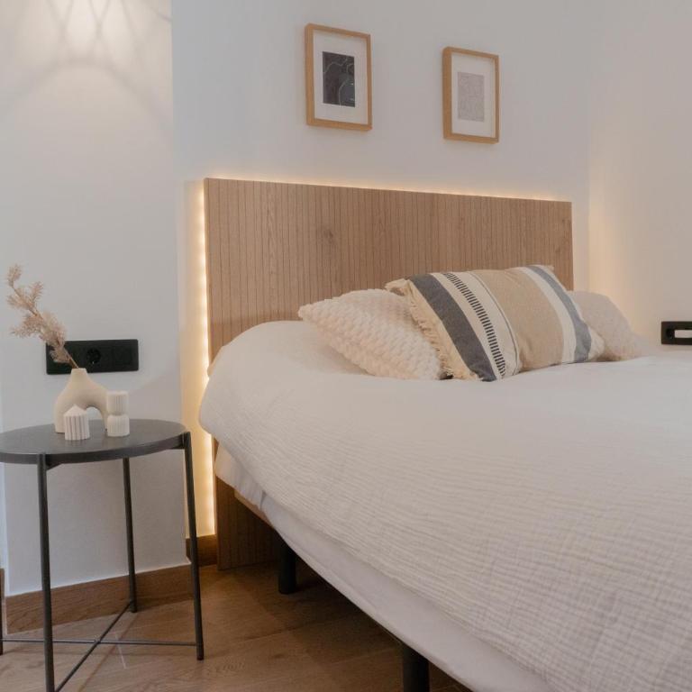 Stylish downtown charm - One-Bedroom Apartment - 7