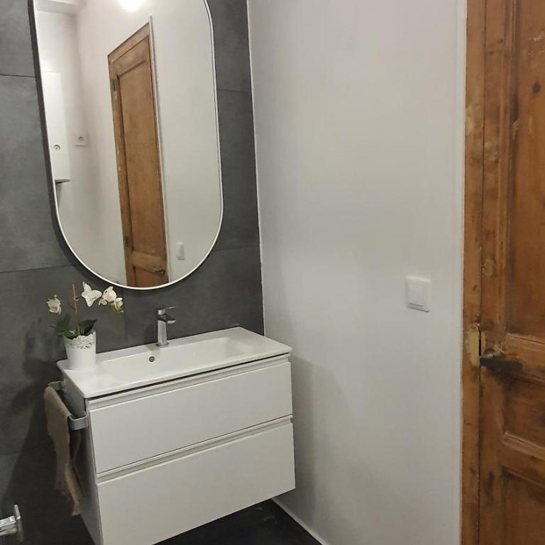 Miro Park céntrico 5pax - Three-Bedroom Apartment - 31