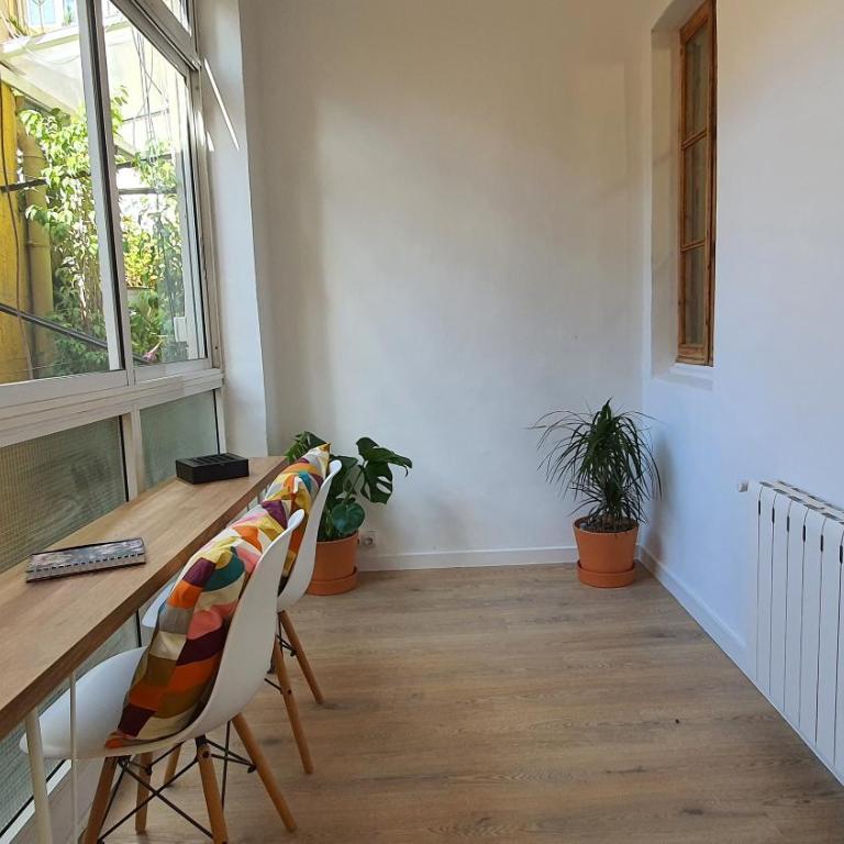 Miro Park céntrico 5pax - Three-Bedroom Apartment - 14
