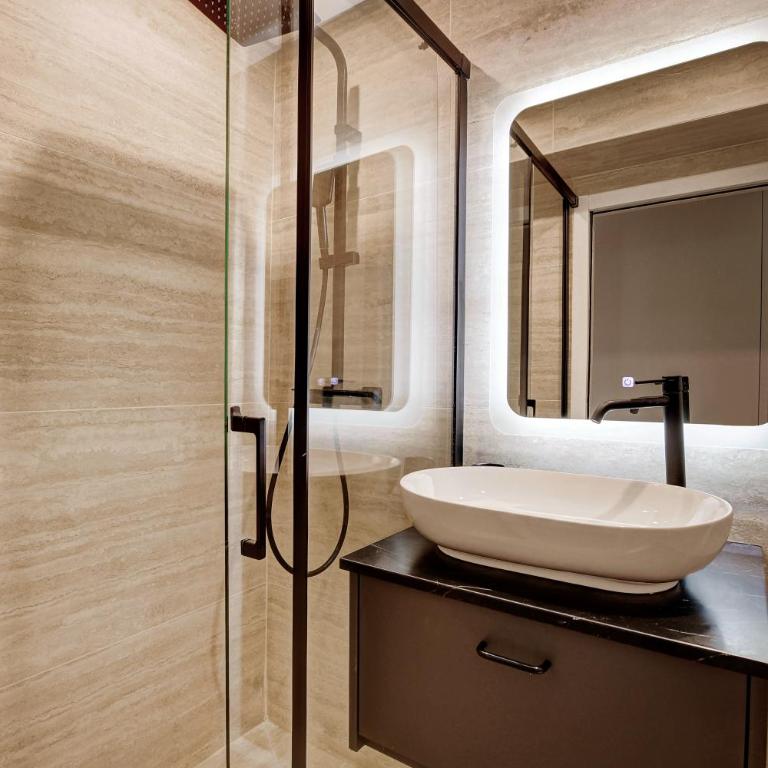 Pick A Flat's Apartments in Daumesnil - Avenue du General Bizot - Appartement 2 Chambres - 2