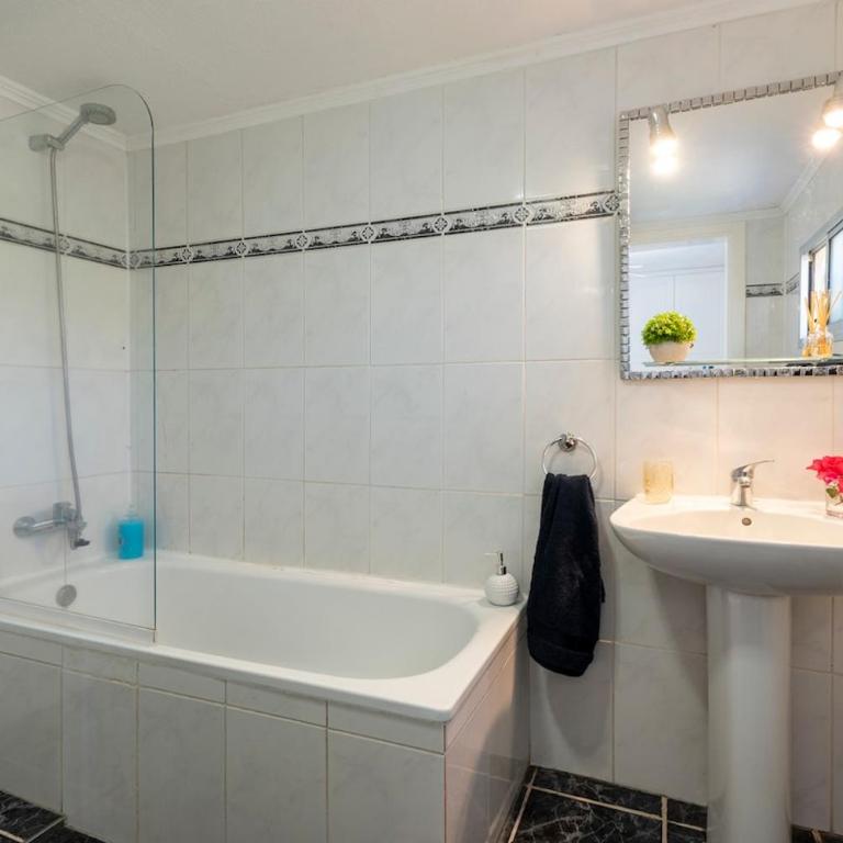 Beautiful and Spacious 4 Bedroom Villa - Villa con piscina privada - 24