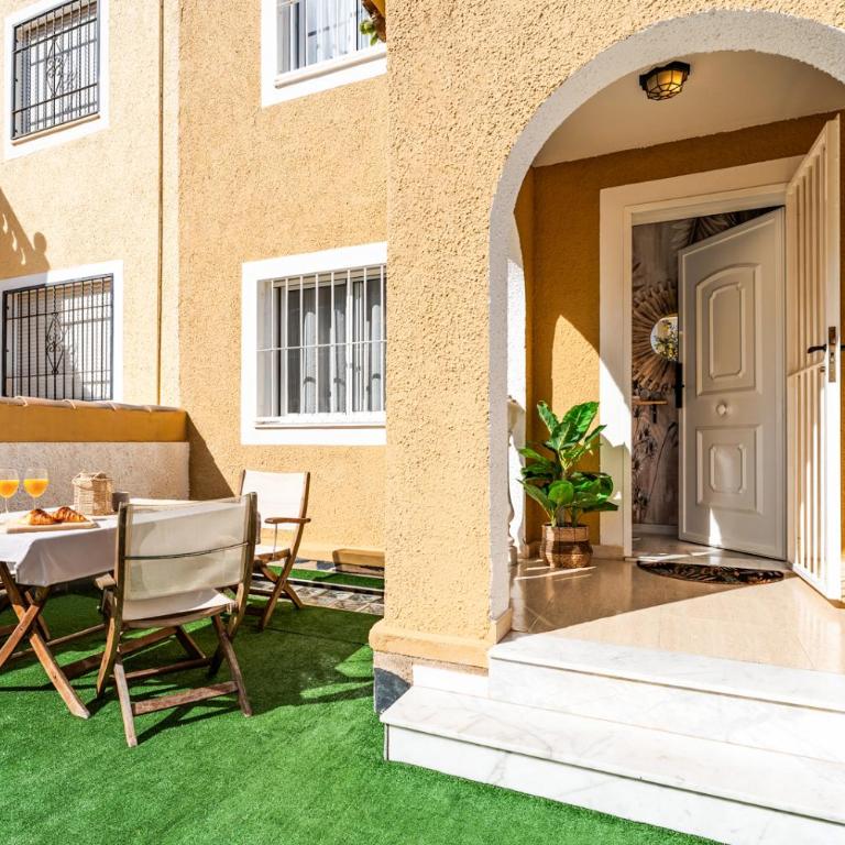 Casa Solsiesta Modern 3BR Townhouse in Gran Alacant with AC and Shared Pool - Three-Bedroom Townhouse - 7
