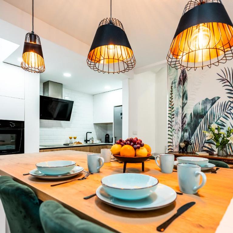 Casa Solsiesta Modern 3BR Townhouse in Gran Alacant with AC and Shared Pool - Three-Bedroom Townhouse - 1