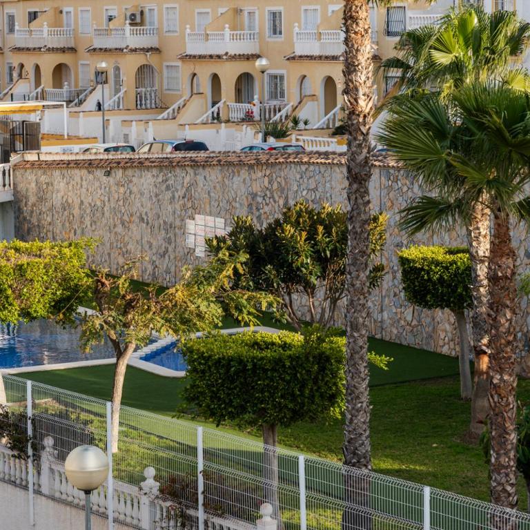 Casa Solsiesta Modern 3BR Townhouse in Gran Alacant with AC and Shared Pool - Three-Bedroom Townhouse - 46
