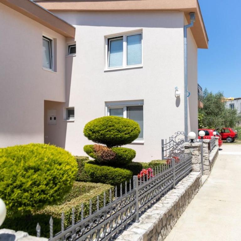 Kasneci Apartments - Apartment with City View - 12