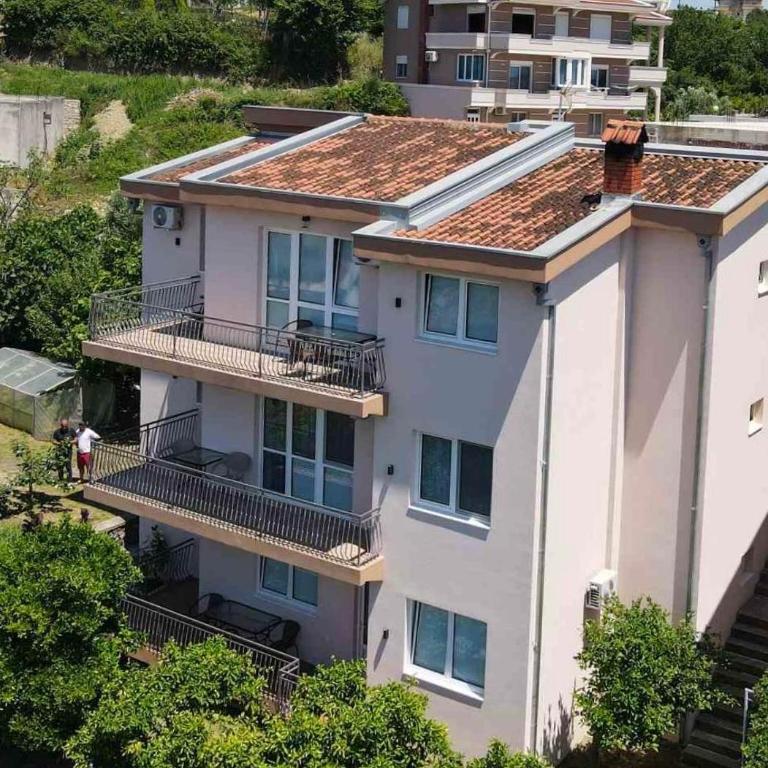 Kasneci Apartments - Niskobudžetna Trokrevetna Soba - 5
