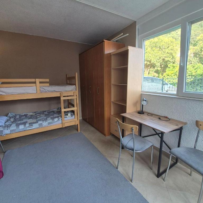 Cozy apartment in Petrovac - Two-Bedroom Apartment - 12