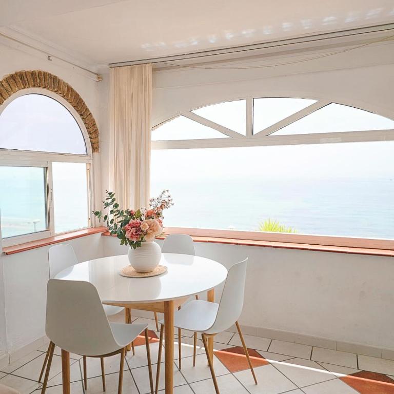 Charming Townhouse in El Faro, Spain, Studding Sea View & Community Pool - Casa de 2 dormitorios - 2