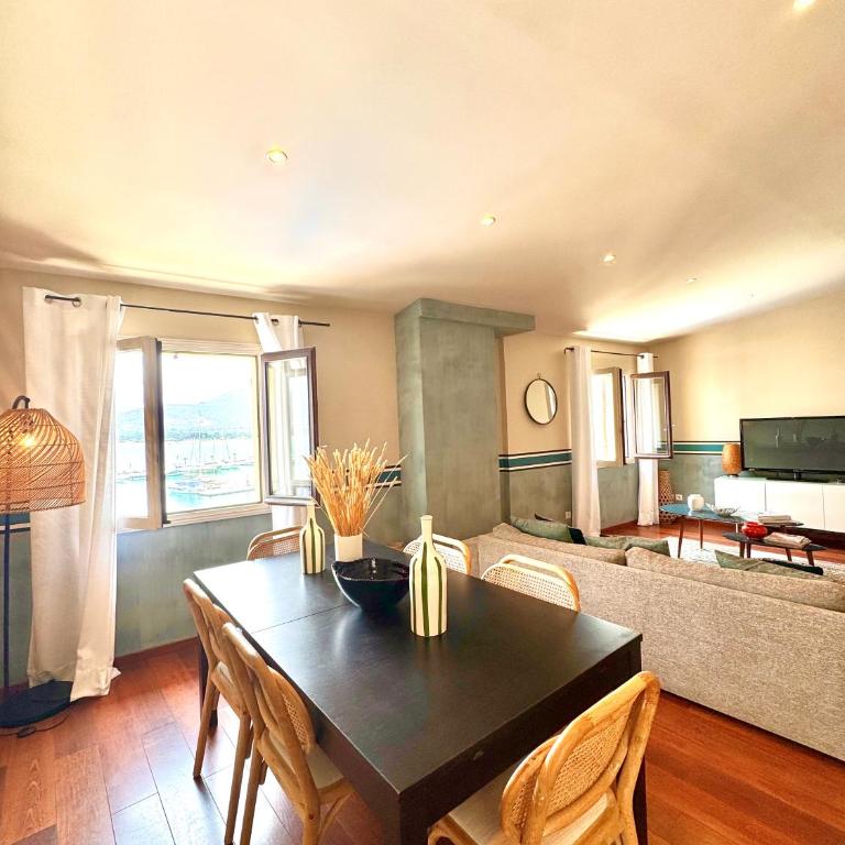 Appartement vue mer Christophe Colomb 140m2 - Two-Bedroom Apartment with Sea View and terrace - 10