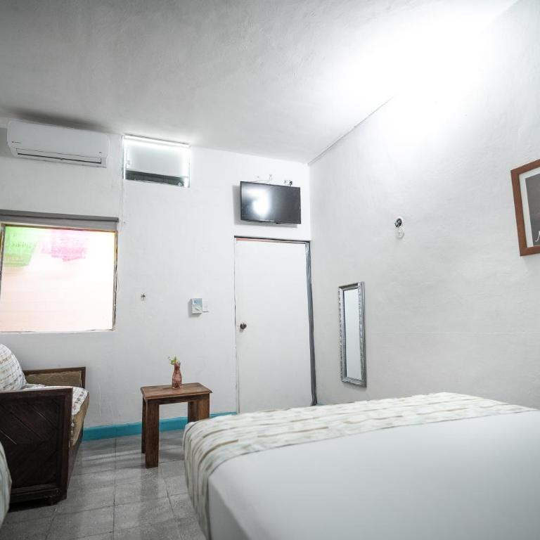 Hotel Posada Aurora - Standard Double Room with Two Double Beds - 7