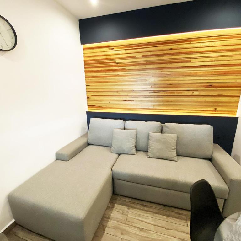 WorkSpace-Reliable WIFI-AC close to everything - One-Bedroom Apartment - 5