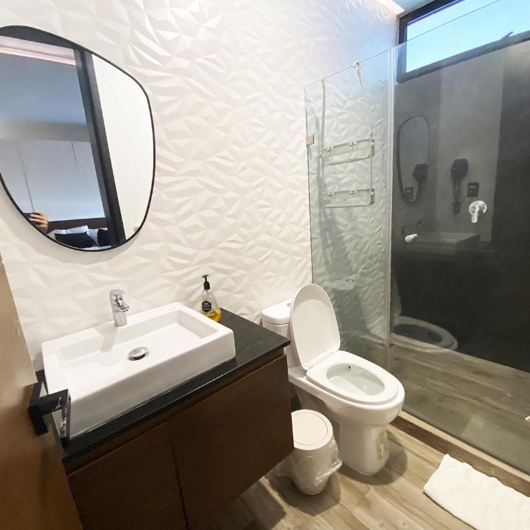 WorkSpace-Reliable WIFI-AC close to everything - One-Bedroom Apartment - 13