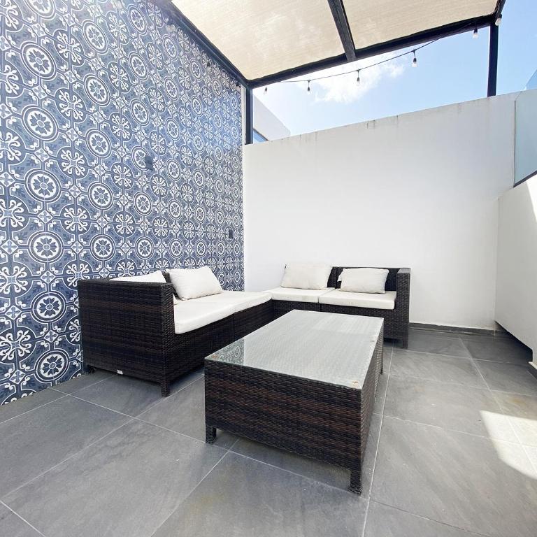WorkSpace-Reliable WIFI-AC close to everything - One-Bedroom Apartment - 21