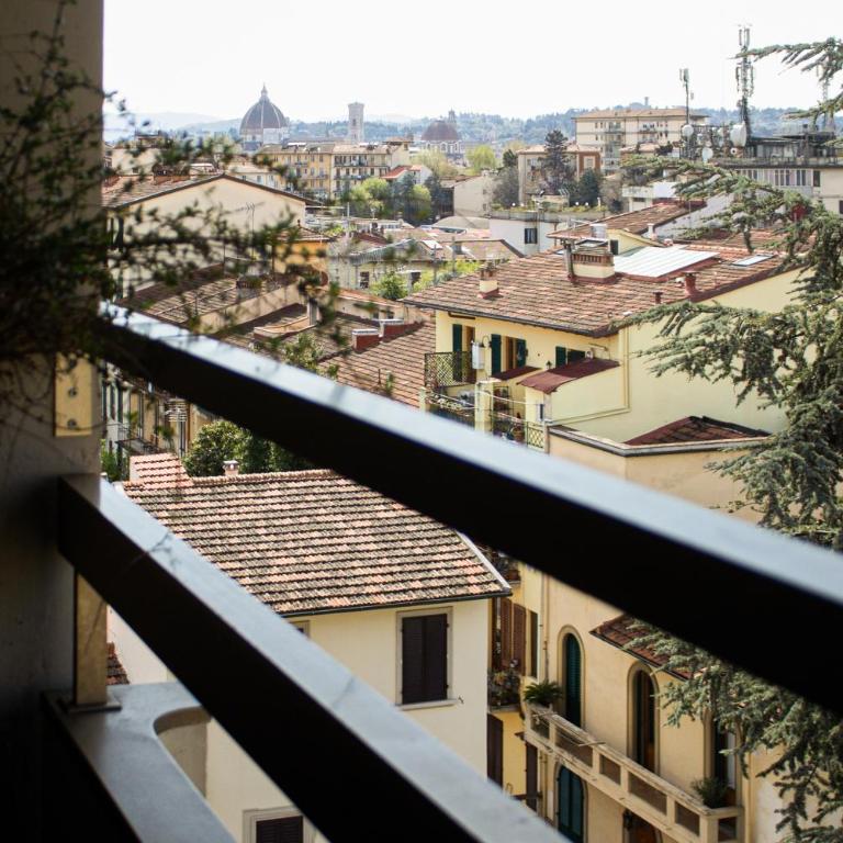 'RE-Dama Hostel - Camera Matrimoniale con Terrazza - 8