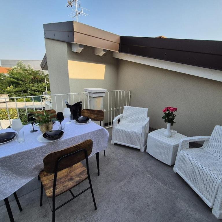 Lovely Suite, Villa Joy Verona , Luxury Romantic Suite with Jacuzzi, City Center - Appartamento - 22