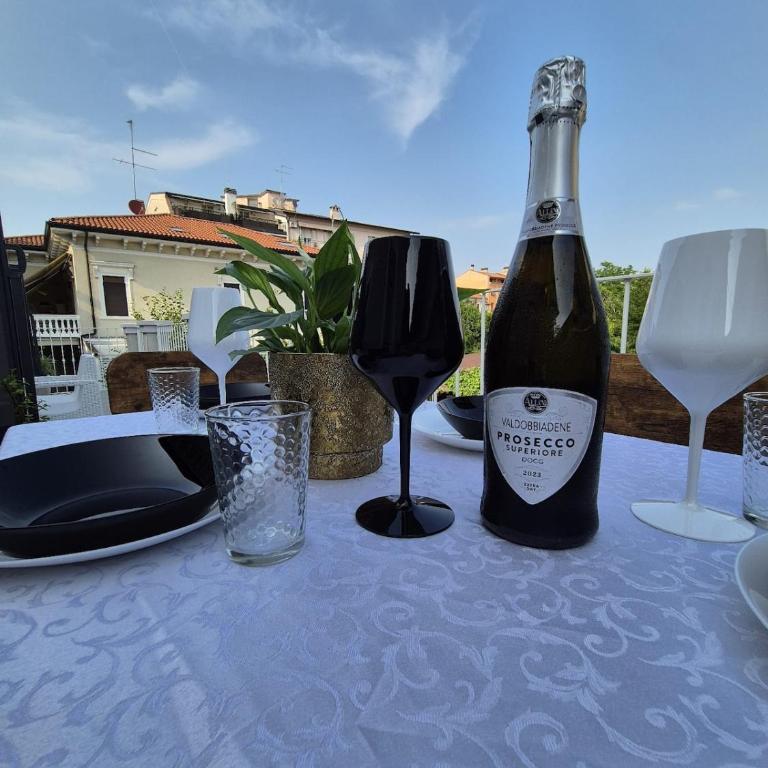 Lovely Suite, Villa Joy Verona , Luxury Romantic Suite with Jacuzzi, City Center - Appartamento - 24