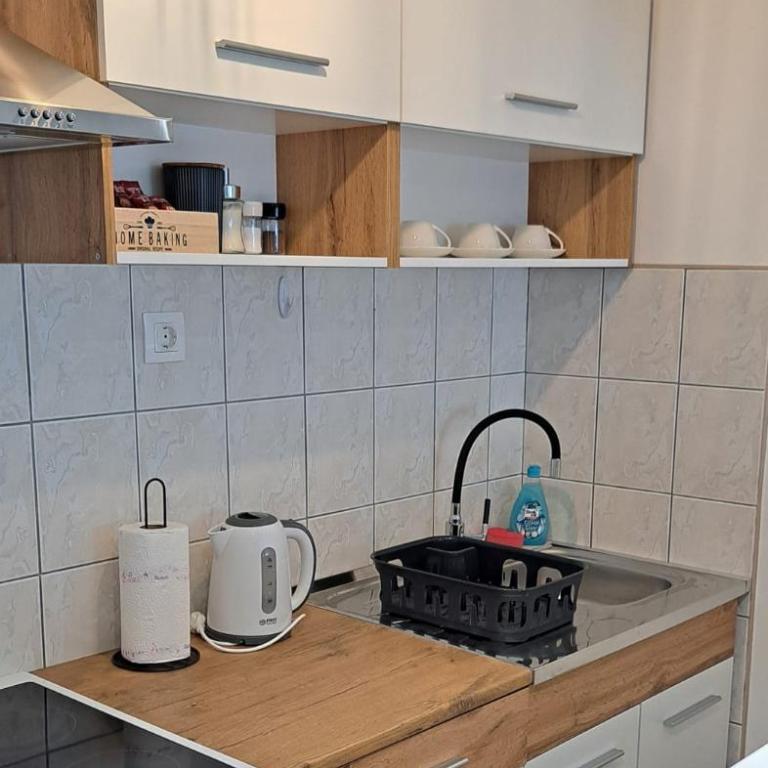 Amora Apartments - FREE parking - Deluxe One-Bedroom Apartment - 9