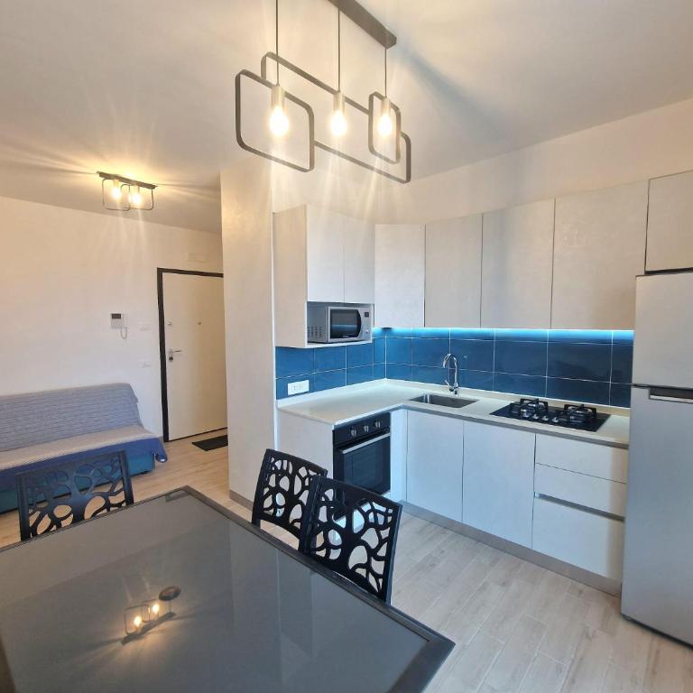 Residence Delfino Fronte Mare - Appartamento con 2 Camere da Letto e Vista Mare - 4