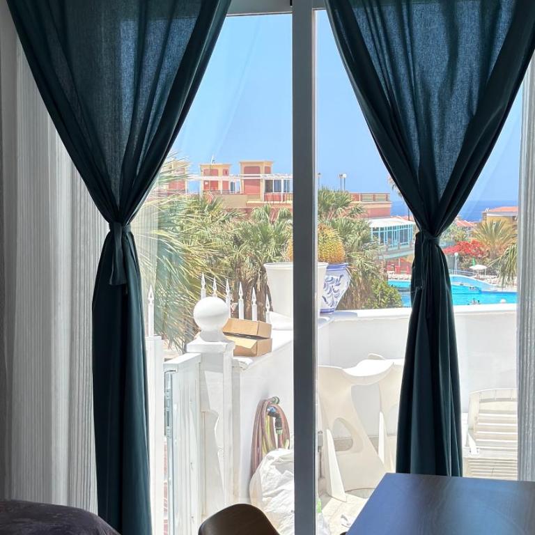 Costa Adeje Sunset Ocean View with Patio A By-Tenerife365 - Apartamento - 3