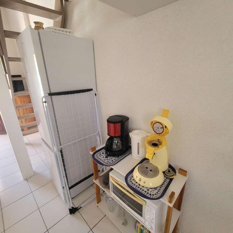 Jolie maison dans residence securisee avec piscine commune , Etage climatise, 4 couchages , 400 m de la plage de PORTIRAGNES PLAGE LRJP54 - Maison 2 Chambres - 8