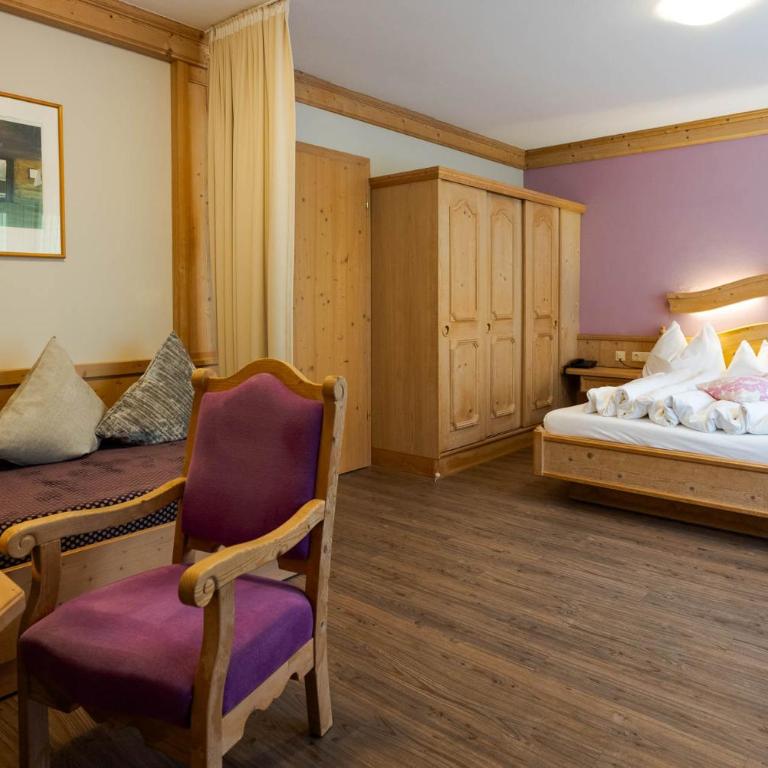 Familienhotel Lengauer Hof - Dreibettzimmer mit Balkon - 2