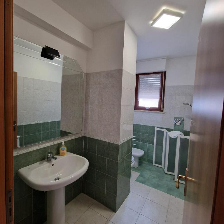 Serenity Guest House - Triple Room with Private Bathroom - 4