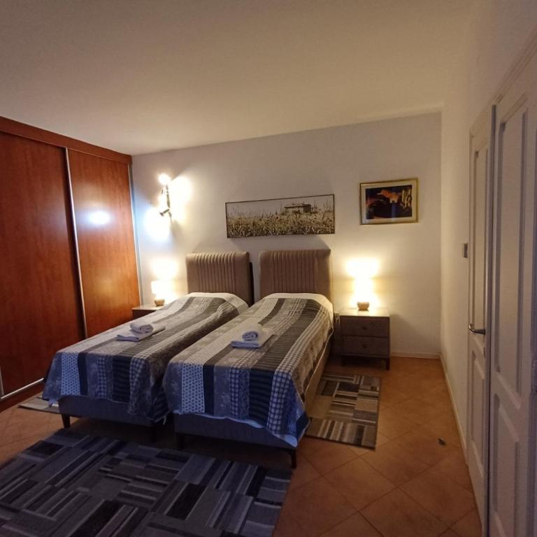 Old Town Mattarelli with Balcony and Street View - One-Bedroom Apartment - 26