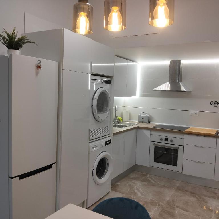 APARTAMENTO SOL - 2 apartamentos céntricos juntos cerca de la playa, ideales para grupos grandes - Apartamento de 2 dormitorios - 11