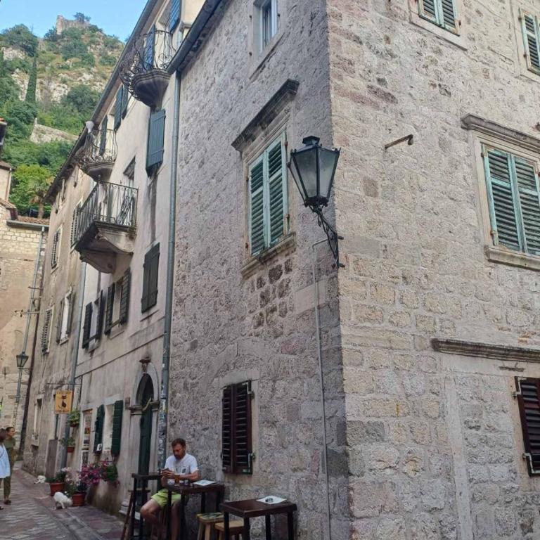 Old Town Mattarelli with Balcony and Street View - One-Bedroom Apartment - 42