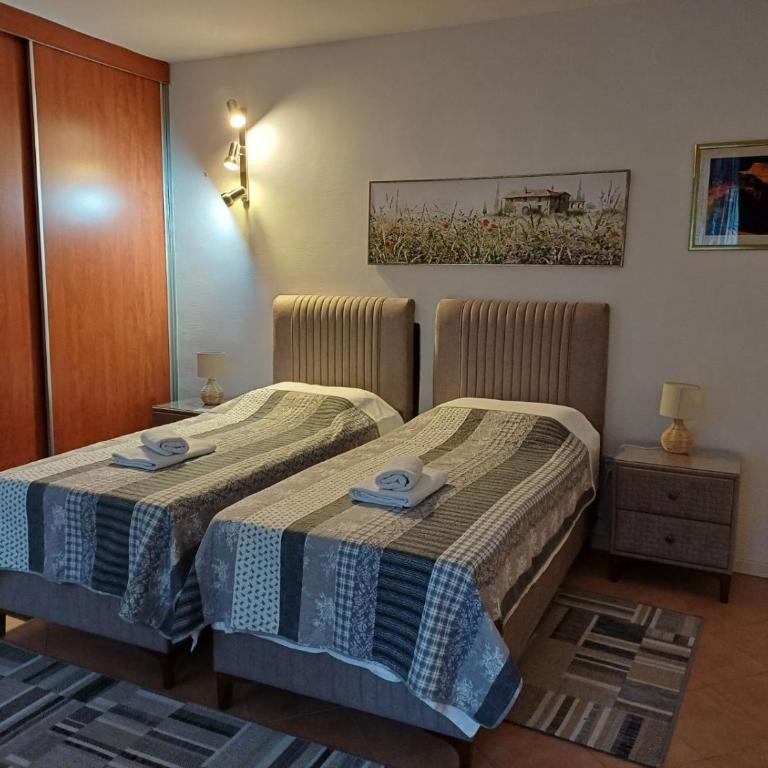 Old Town Mattarelli with Balcony and Street View - One-Bedroom Apartment - 29