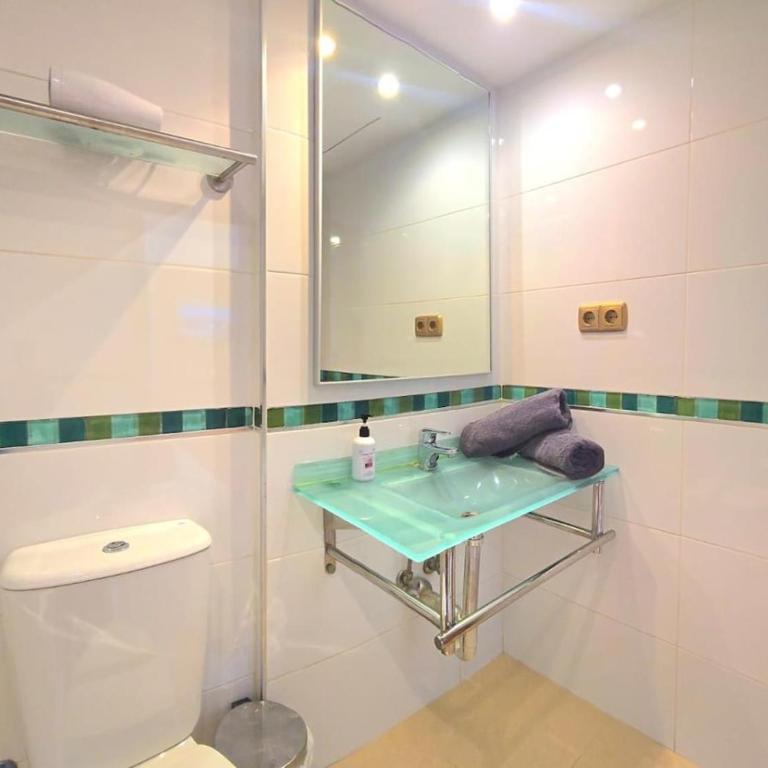Studio Pepitas with sea and pool views Steps from Puerta Marina and the beaches By NAMASTE ELITE - One-Bedroom Apartment - 9