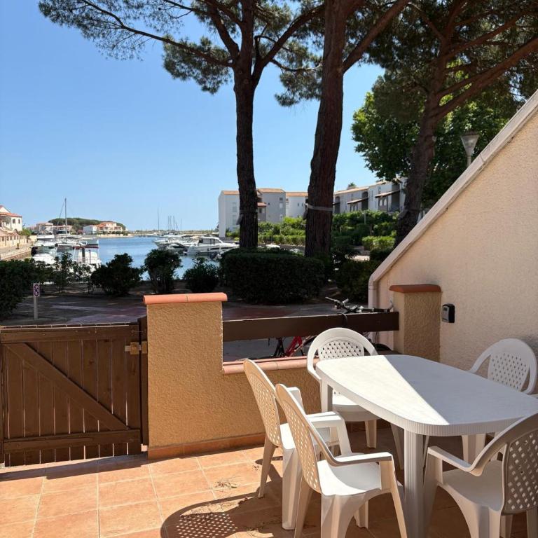 Appart en RDC avec grandre terrasse sur la Marina - Appartamento - 1