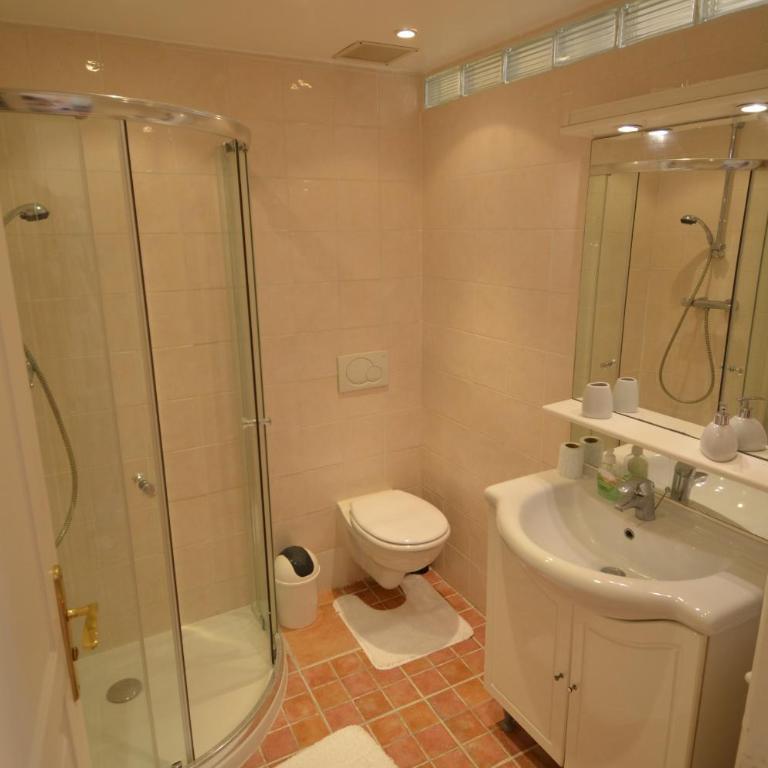 STE REPARATE - Cosy 2 pieces vue cathedrale - Appartement - 17