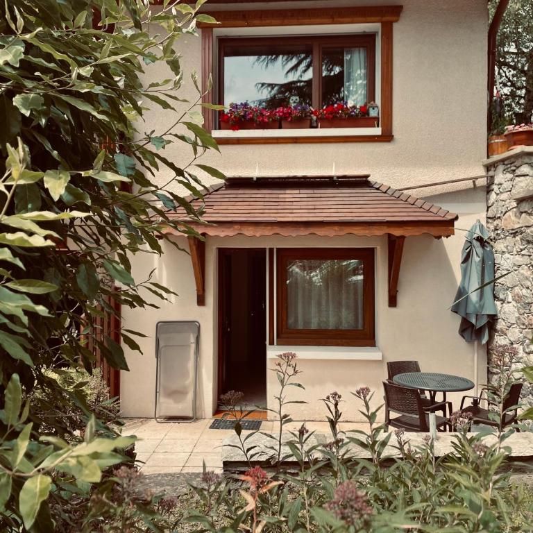Résidence La Rochetaillée - Studio Classique avec Terrasse - Vue sur Montagne - 2 Adultes - 3