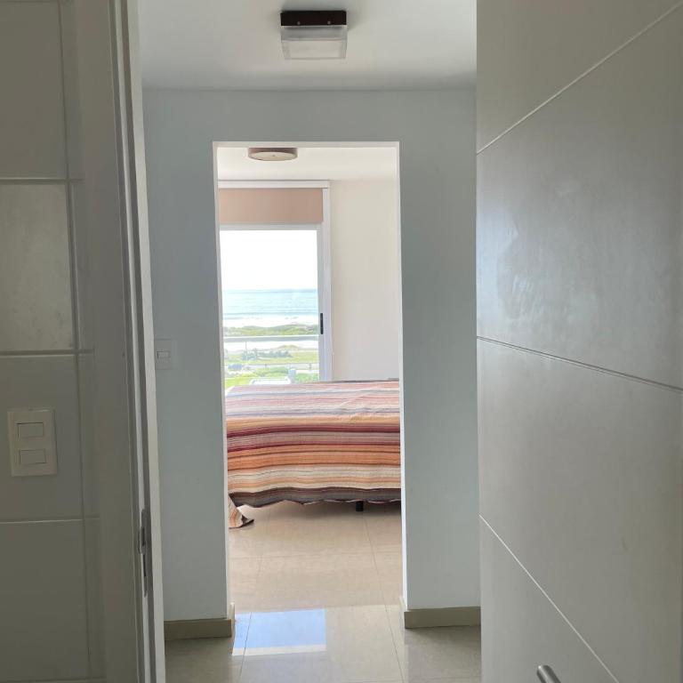 Piso exclusivo con vista al amanecer del mar - Two-Bedroom Apartment - 9
