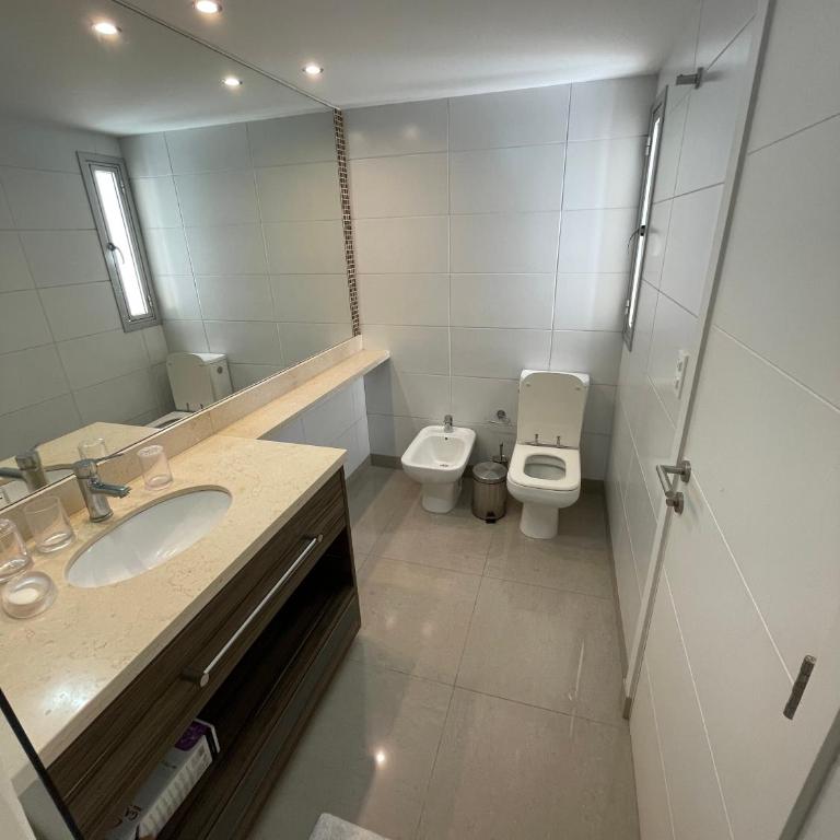 Piso exclusivo con vista al amanecer del mar - Two-Bedroom Apartment - 17
