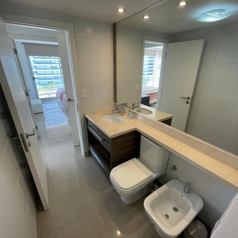 Piso exclusivo con vista al amanecer del mar - Two-Bedroom Apartment - 26