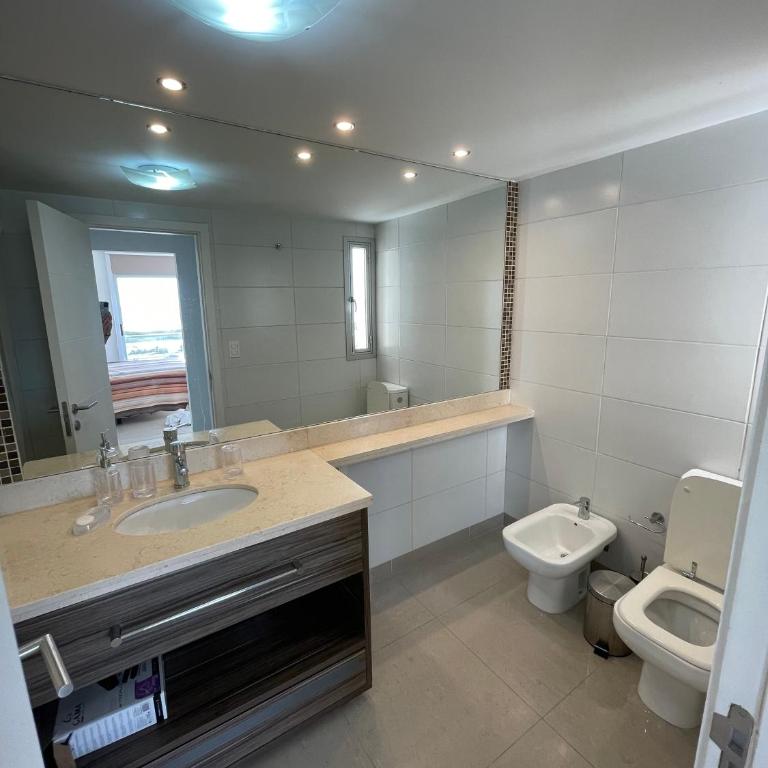 Piso exclusivo con vista al amanecer del mar - Two-Bedroom Apartment - 39