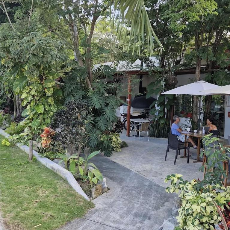 GLASS JUNGLE VILLA with amazing green views -10 min DT - Casa de 3 dormitorios - 86