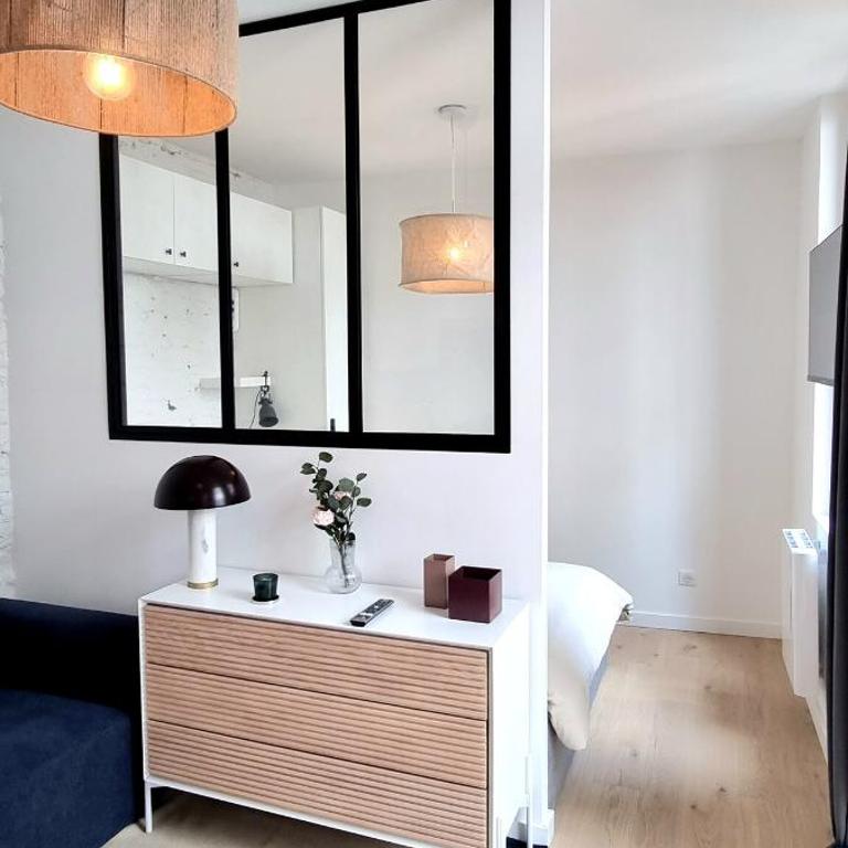 Grand studio avec terrasse - Gare - Metro - Wifi - Apartment mit 1 Schlafzimmer - 8
