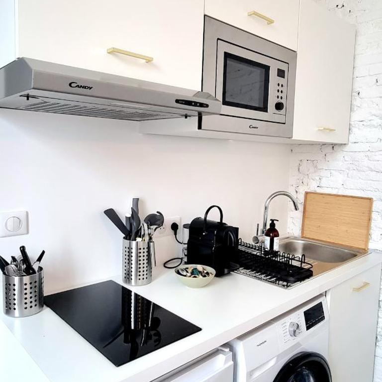 Grand studio avec terrasse - Gare - Metro - Wifi - Apartment mit 1 Schlafzimmer - 4