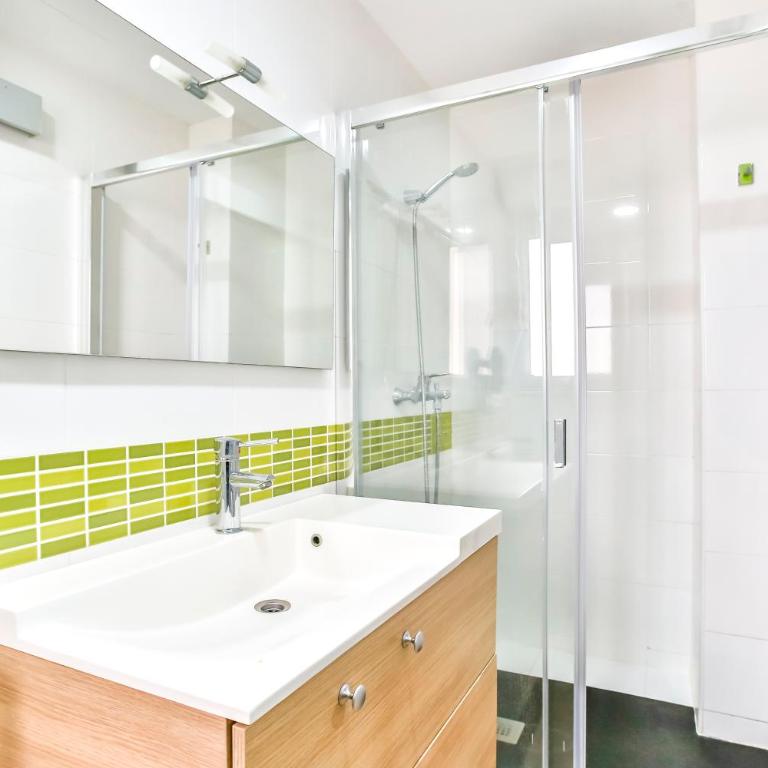 Laramond Barcelona Rooms - Triple Room with Private Bathroom - 13