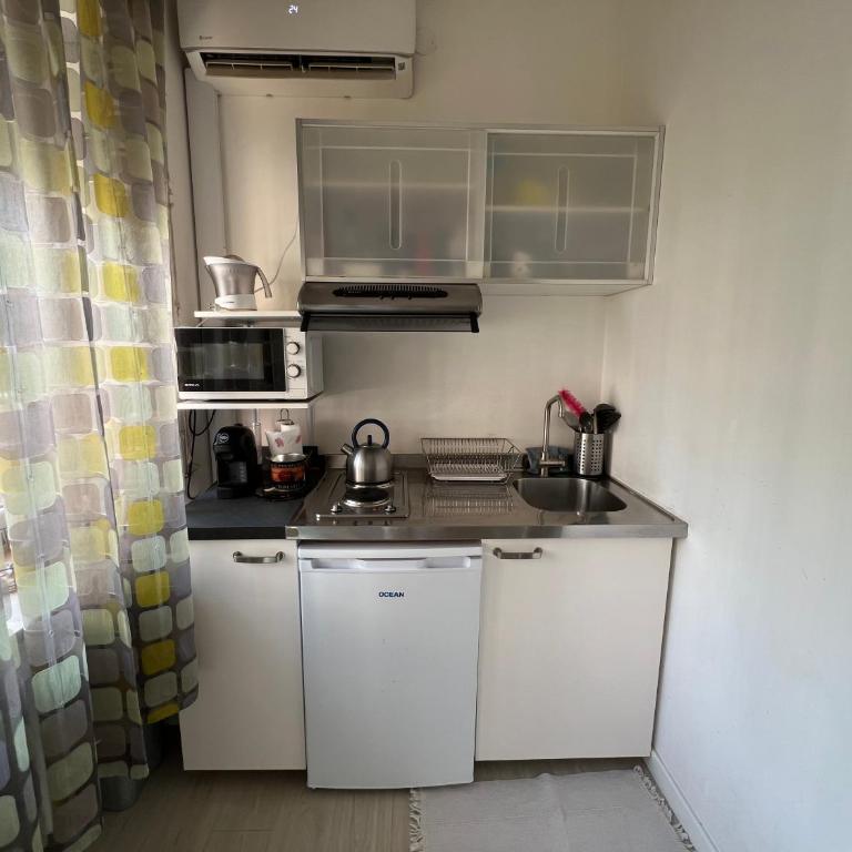 Terrace Apartment Venice - White - One-Bedroom Apartment - 10