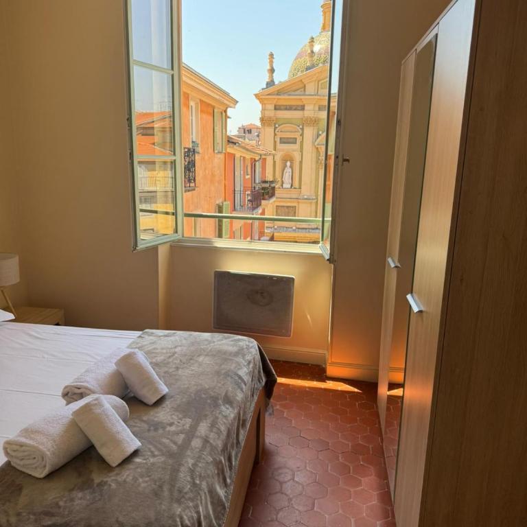 STE REPARATE - Cosy 2 pieces vue cathedrale - Appartement - 3