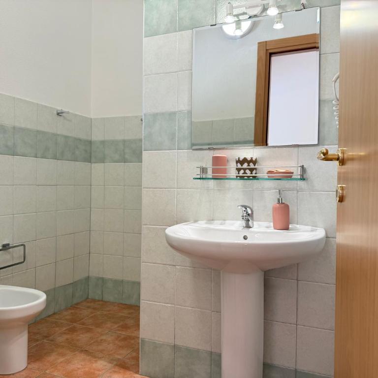 Green Hotel "I Mandorli di Dommos" - Camera Tripla con Bagno Privato - 17